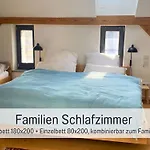 Apartment Landloft Linum - Ausgebaute Scheune Mit Aussicht, Naturpool, Kamin, Sauna, Luxusausbau, Handverlesene Midcentury Möbel&kunst Fehrbellin