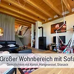Landloft Linum - Ausgebaute Scheune Mit Aussicht, Naturpool, Kamin, Sauna, Luxusausbau, Handverlesene Midcentury Moebel & Kunst
