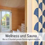 Apartment Landloft Linum - Ausgebaute Scheune Mit Aussicht, Naturpool, Kamin, Sauna, Luxusausbau, Handverlesene Midcentury Moebel & Kunst Fehrbellin