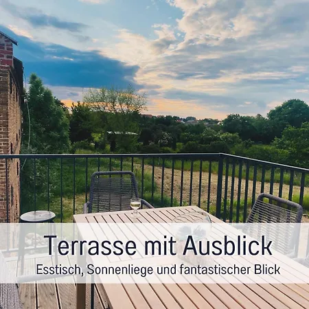 Landloft Linum - Ausgebaute Scheune Mit Aussicht, Naturpool, Kamin, Sauna, Luxusausbau, Handverlesene Midcentury Moebel & Kunst * Fehrbellin