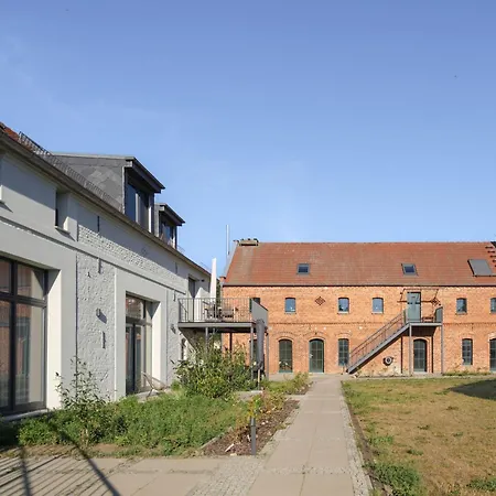 Landloft Linum - Ausgebaute Scheune Mit Aussicht, Naturpool, Kamin, Sauna, Luxusausbau, Handverlesene Midcentury Moebel & Kunst Fehrbellin