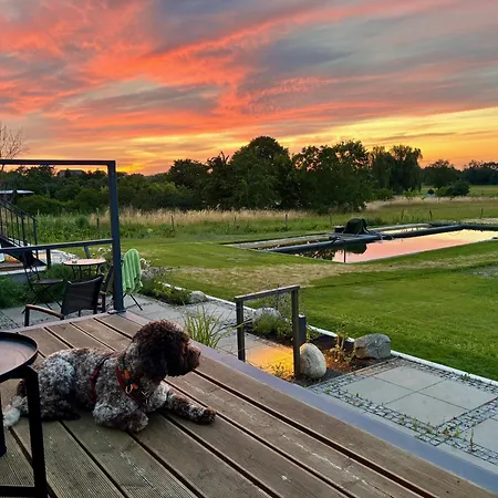 Apartmán Landloft Linum - Ausgebaute Scheune Mit Aussicht, Naturpool, Kamin, Sauna, Luxusausbau, Handverlesene Midcentury Moebel & Kunst Fehrbellin