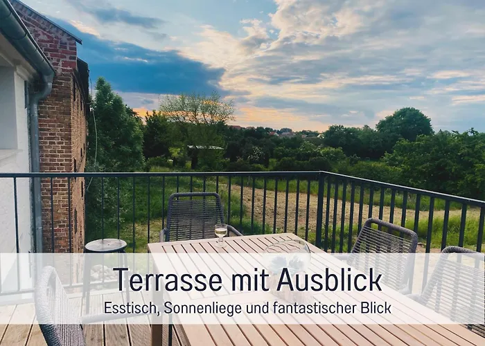 Landloft Linum - Ausgebaute Scheune Mit Aussicht, Naturpool, Kamin, Sauna, Luxusausbau, Handverlesene Midcentury Moebel & Kunst * Fehrbellin